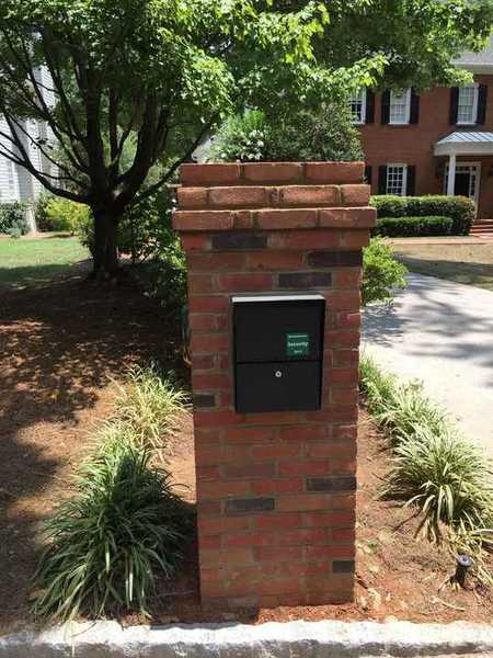 Brick Mailbox in Brookhaven, GA (1)